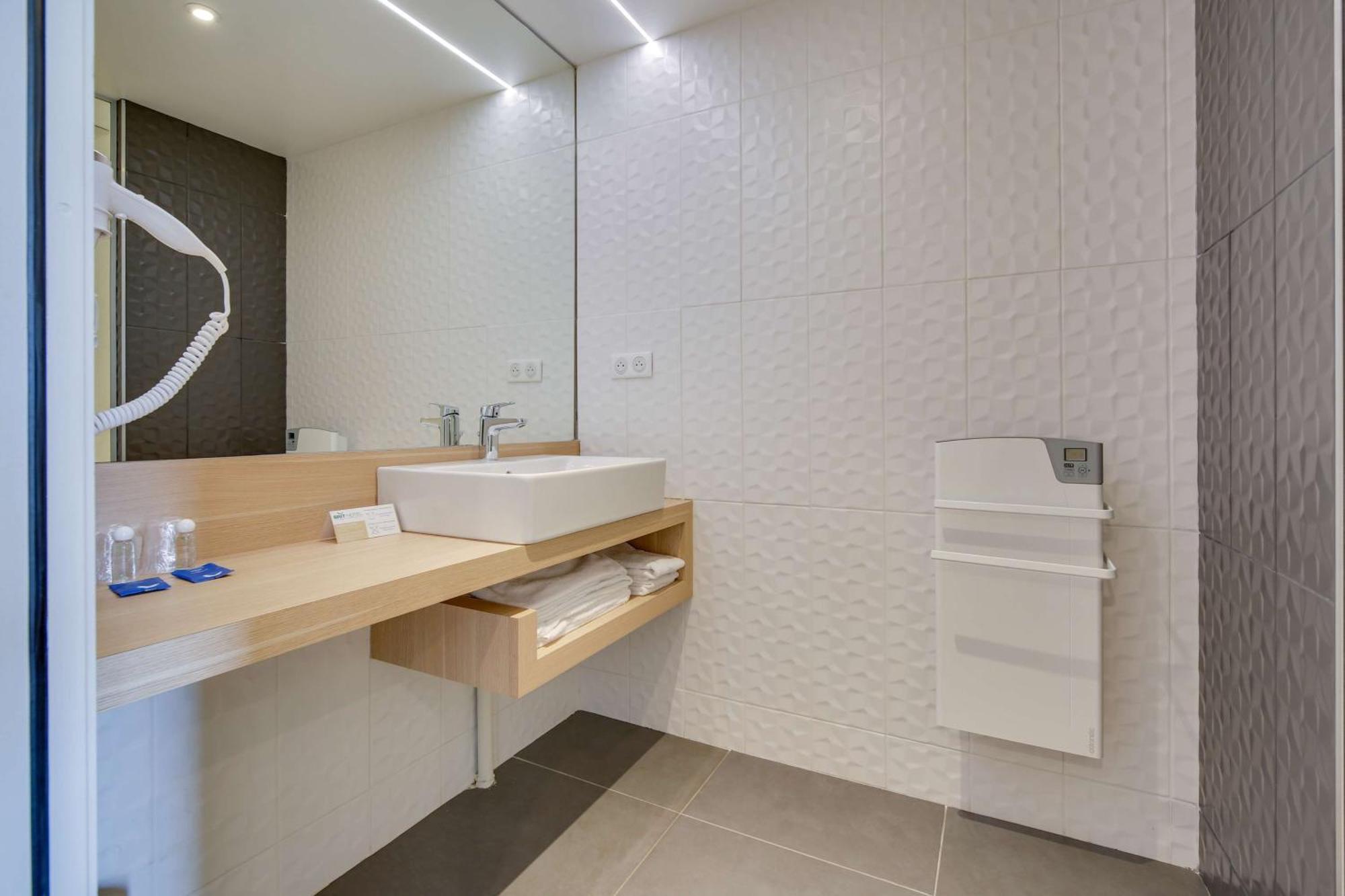 Brit Hotel Confort Saint-Dizier Zewnętrze zdjęcie