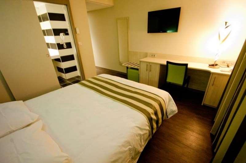 Brit Hotel Confort Saint-Dizier Pokój zdjęcie